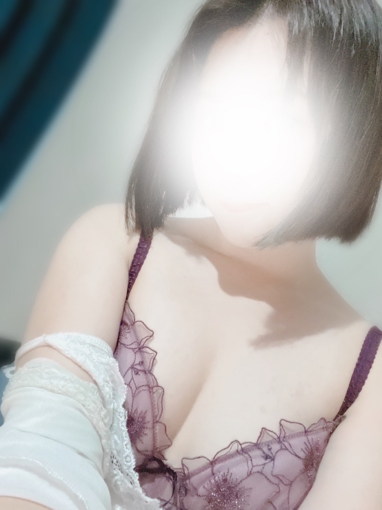 新人　まどか